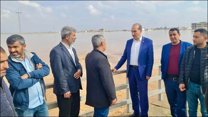 Akçakale Belediyesi Sele Karşı Gece Gündüz Sahada-(VİDEO)