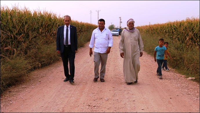 Akçakale Belediyesi’nin Kırsalda Yol Atağı Sürüyor