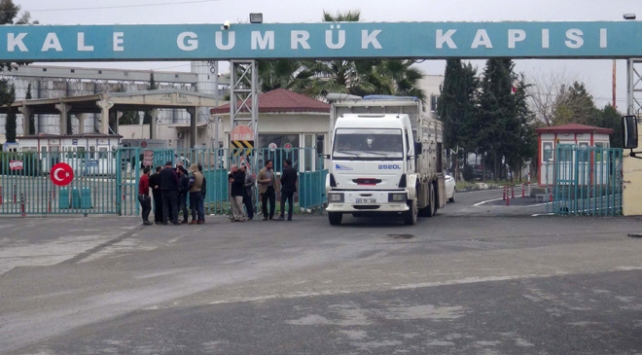 Akçakale Gümrük Kapısı'nda 770 paket ele geçrildi