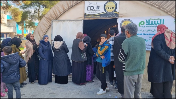 Akçakale'de bin aileye ekmek yardımı