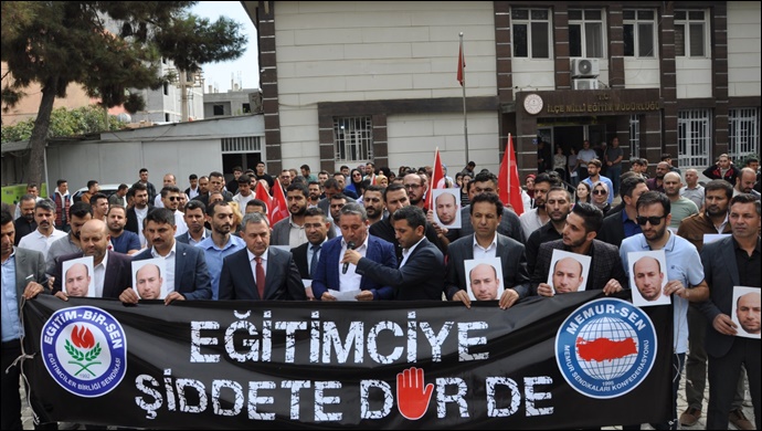 Akçakale'de Öğretmenlere Yönelik Şiddeti Kınamak İçin Halk Yürüyüşü Düzenlendi