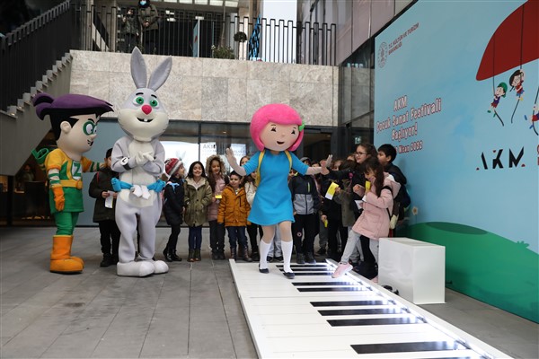 AKM Çocuk Sanat Festivali’nin ikinci gününde dans ettiler