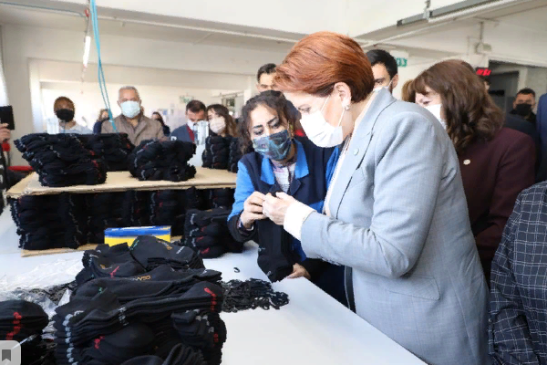 Akşener, Ankara'da çorap fabrikasını ziyaret etti