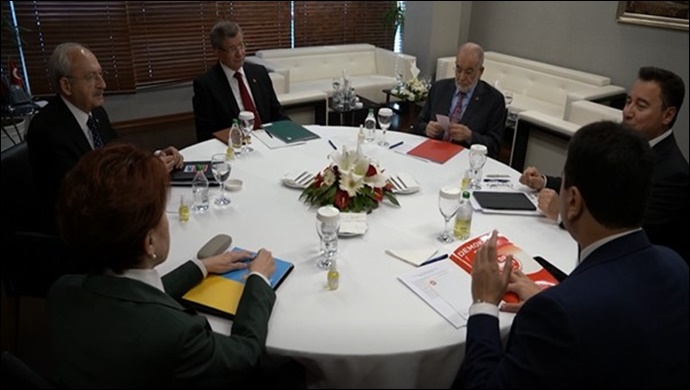 Ali Babacan’dan Seçim Açıklaması ‘Yıldızlar takımına oy isteyeceğiz’