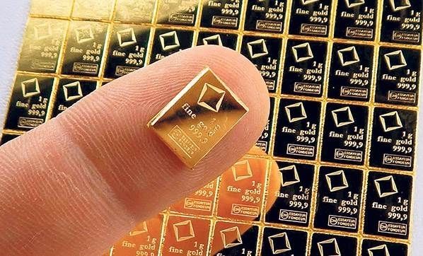 Altın bir yükselip bir düşüyor!