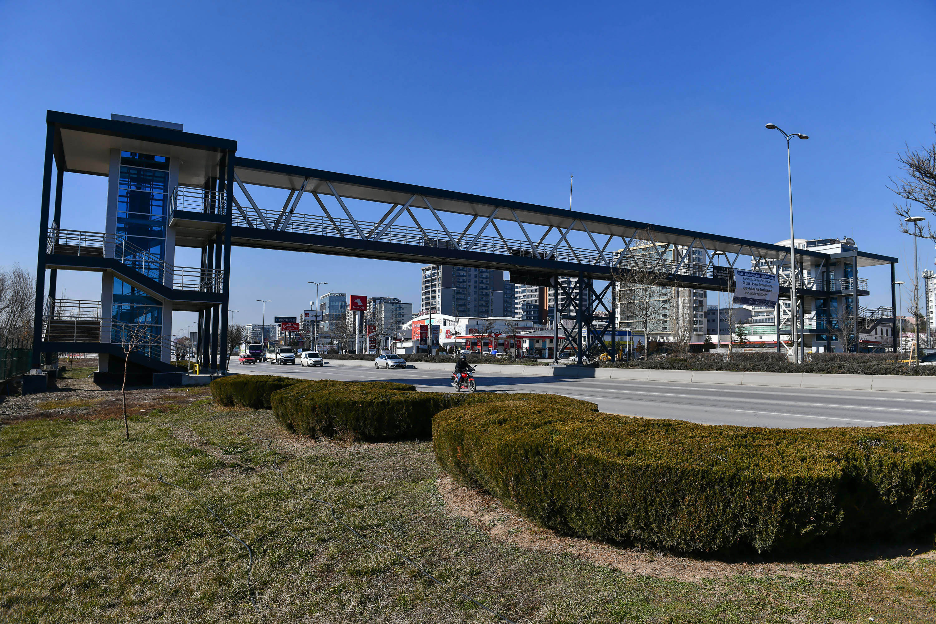  Ankara Büyükşehir, yaya üst geçitlerinin sayısını artırmaya devam ediyor