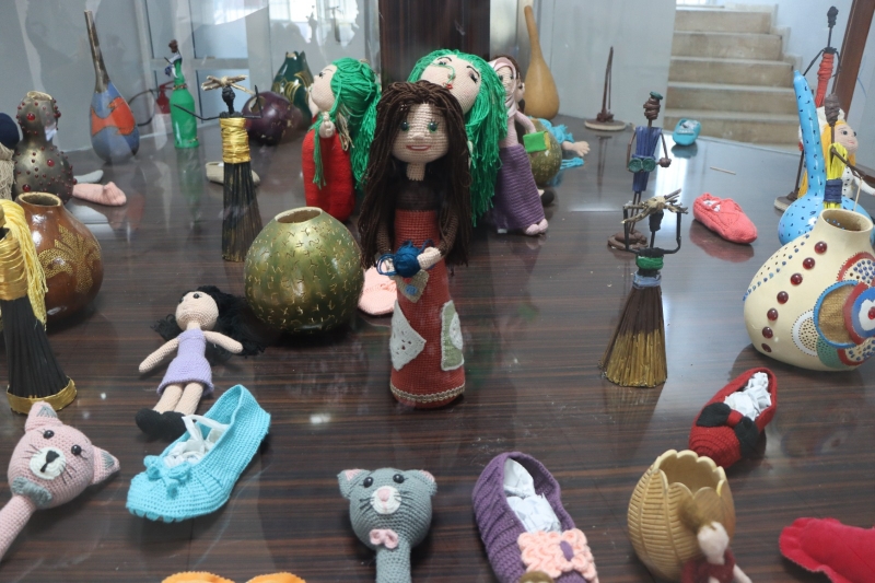 Anneler kursta, çocuklar kreşte-(VİDEO)