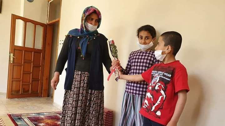 Ay Işığım Derneği Anneler Günü’nde yetimleri ve anneleri unutmadı