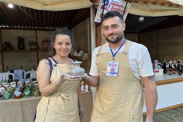 Azerbaycanlı Zahid, Esenyurt’ta çömlek yapımını öğrendi