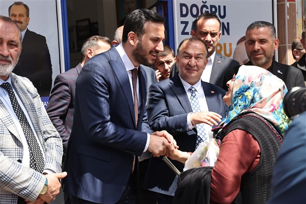 Bağcılar Belediye Başkanı Özdemir, memleketi Kastamonu’ya çıkarma yaptı