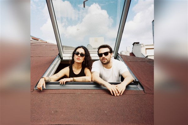 Bahar Sönmez ve Anıl Durmuş'tan yeni single: ''Yürüyorum Sana''