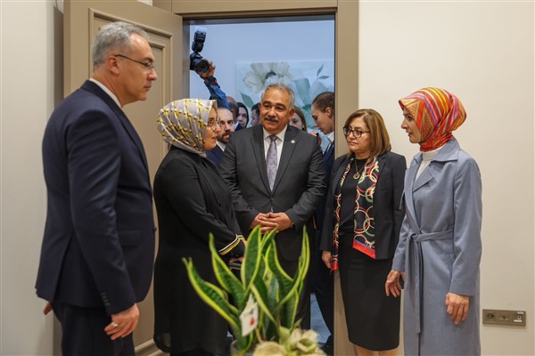 Bakan Göktaş, Gaziantep Aile Akademisi’ni inceledi