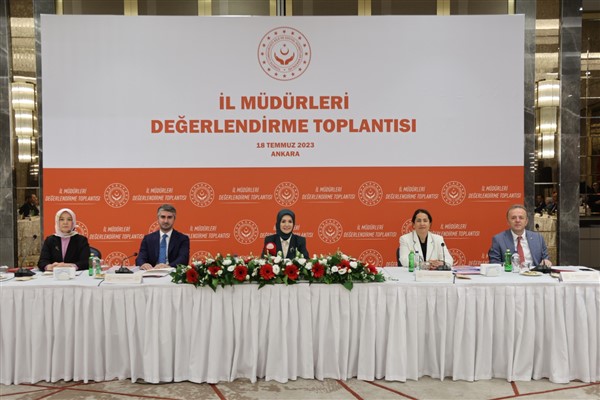 Bakan Göktaş, il müdürleriyle bir araya geldi