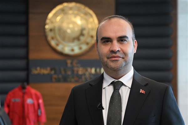 Bakan Kacır, Rami Gençlik Söyleşileri’ne katıldı