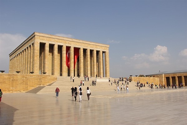 Bakan Özhaseki, Anıtkabir’i ziyaret etti