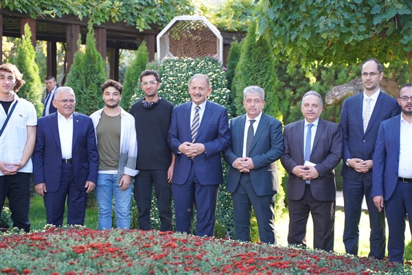 Bakan Özhaseki’den Başkan Büyükkılıç’a ziyaret