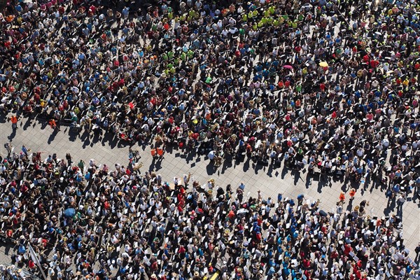 Bakan Yerlikaya, İzmir TEKNOFEST 2023’te stantları gezdi