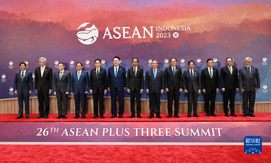 Başbakan Li: “Çin ekonomisi yıllık yüzde 5 büyüme hedefine ulaşacak”