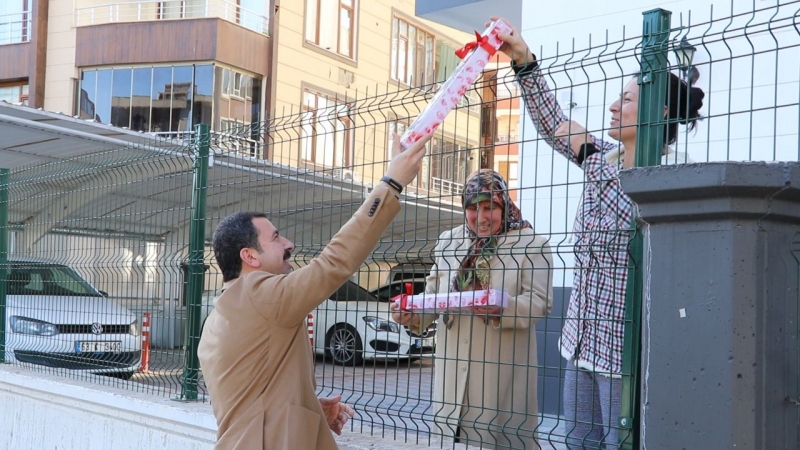 Başkan Baydilli, anneleri unutmadı