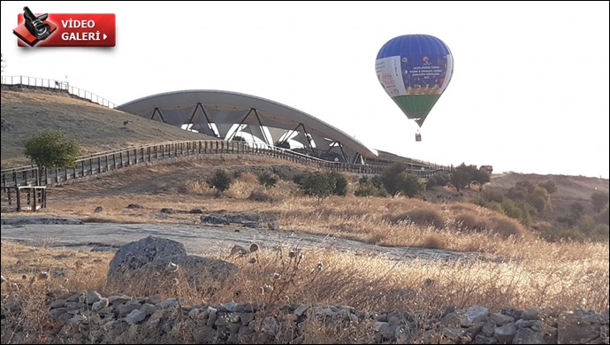 Başkan Beyazgül Göbeklitepe'de “Sıcak Hava Balon” Tanıtım Uçuşuna Katıldı 