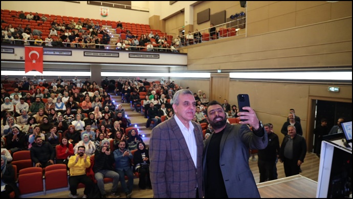 Başkan Beyazgül KPSS’ye Hazırlanan Öğrencilerle Buluştu