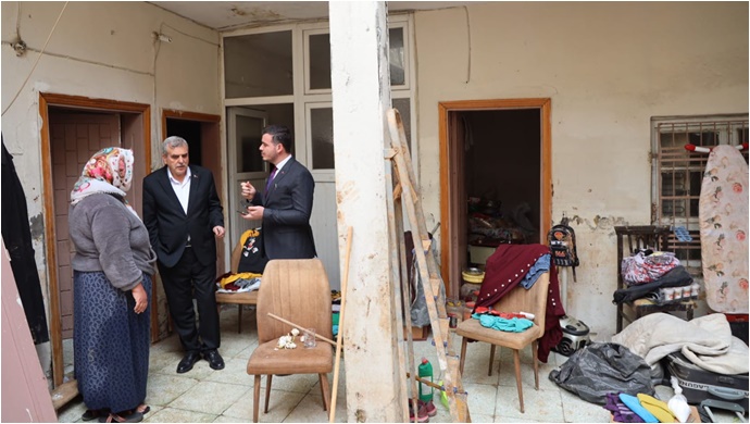 Başkan Beyazgül selden etkilenen vatandaşları bir an yalnız bırakmadı-(VİDEO)