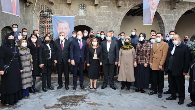 Başkan Beyazgül Siverek İlçesinde Temaslarda Bulundu