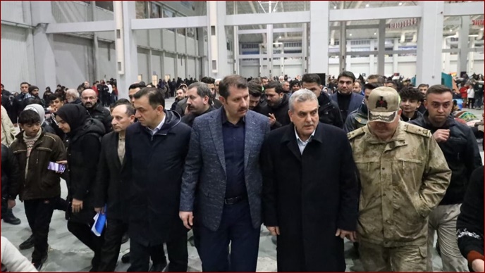Başkan Beyazgül ve Vali Ayhan 'dan Depremzedelere Ziyaret | VİDEO