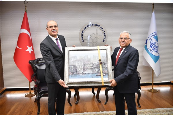Başkan Büyükkılıç'a tebrik ziyaretleri sürüyor
