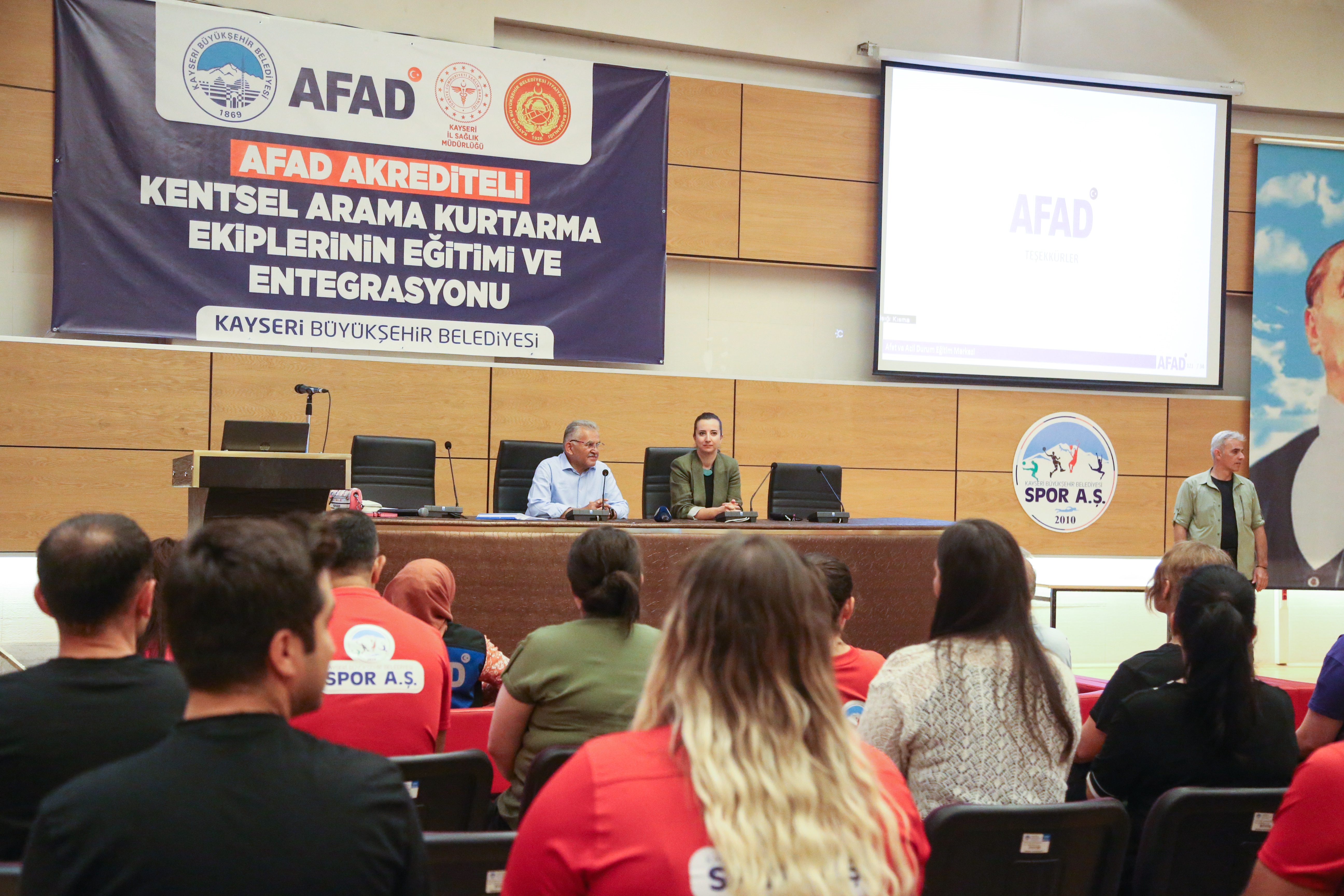 Başkan Büyükkılıç, arama kurtarma ekiplerinin eğitimi ve entegrasyonu seminerine katıldı