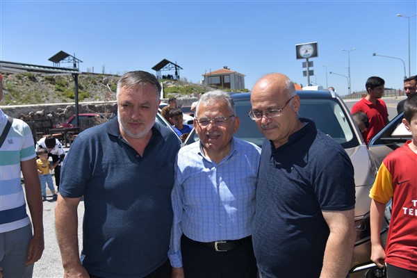 Başkan Büyükkılıç, Erciyes esnafını ziyaret etti