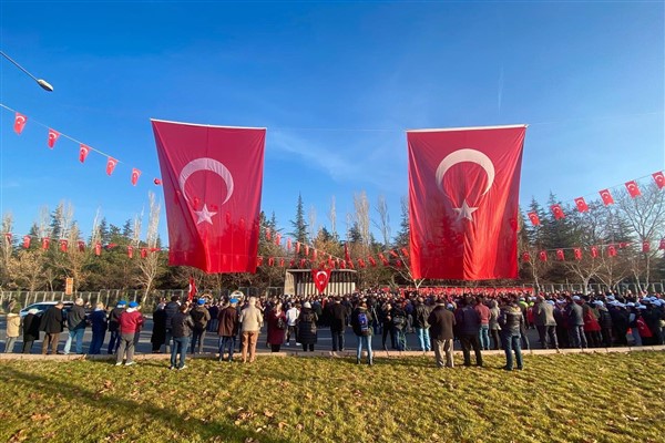 Başkan Büyükkılıç: ''Hainler emellerine asla ulaşamayacaklar''