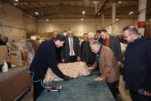 Başkan Büyükkılıç, OSB'deki fabrika çalışanları ile bir araya geldi