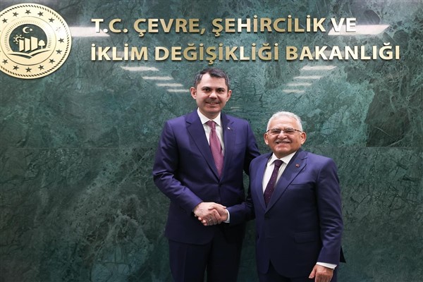 Başkan Büyükkılıç'tan Bakan Kurum'a ziyaret