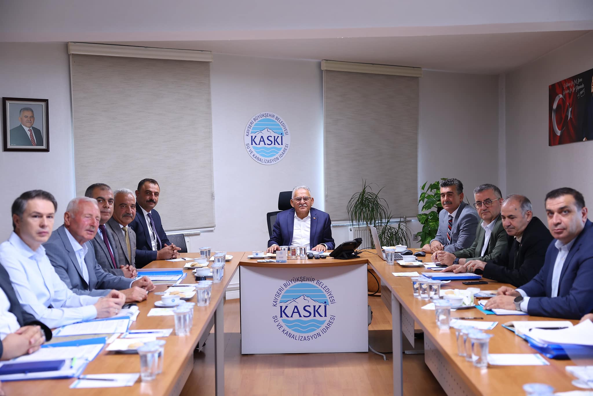 Başkan Büyükkılıç'tan ilçelerle değerlendirme toplantısı