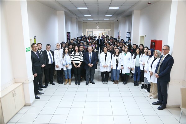 Başkan Büyükkılıç'tan KAYMEK İhtisas Merkezi’nde gençlere ziyaret