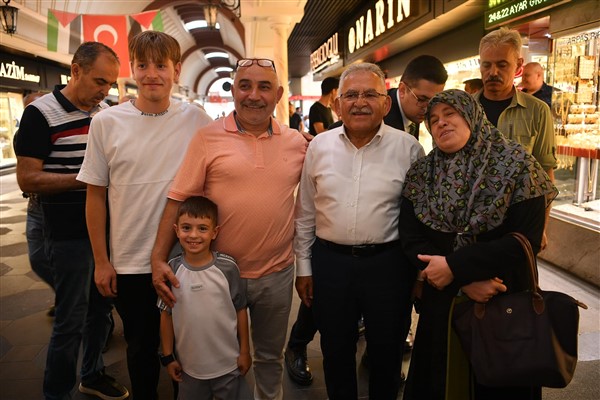 Başkan Büyükkılıç'tan Kazancılar Çarşısı’nda esnaf ve vatandaş ziyareti