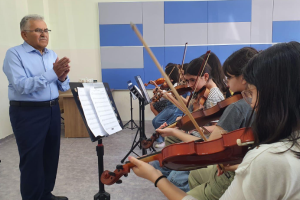 Başkan Büyükkılıç'tan Sanat Akademisi’ne ziyaret