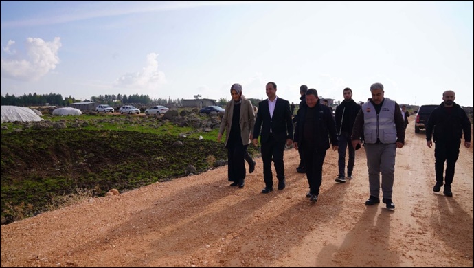 Başkan Çakmak Kırsal'da yürütülen asfalt çalışmaları yerinde inceledi