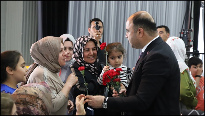 Başkan Çiftçi, Karaköprü 'de annelerle buluştu