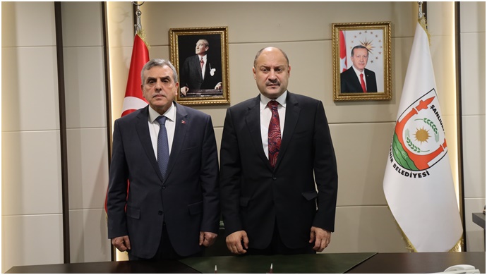 Başkan Gülpınar, görevi Beyazgül 'den devraldı