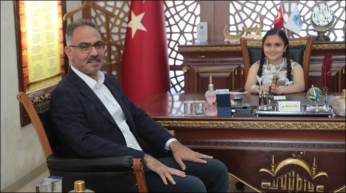 Başkan Kuş Koltuğunu Çocuklara Bıraktı-(VİDEO)