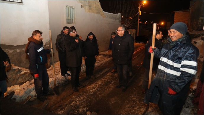 Başkan Kuş,Gece Geç Saatlere Kadar Çalışmaları Yerinde İnceledi-(VİDEO)