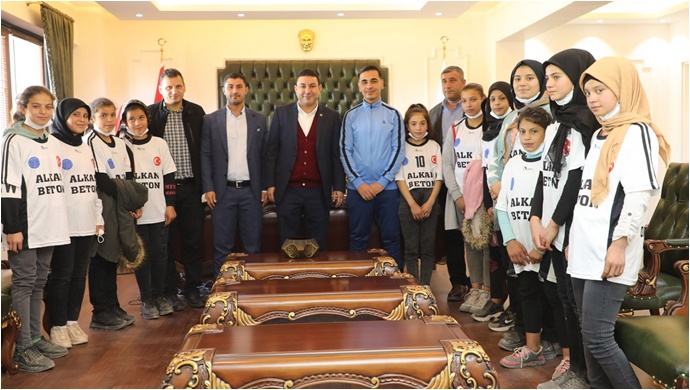 Başkan Özyavuz'un Spor ve Sporcuya desteği sürüyor-(VİDEO)