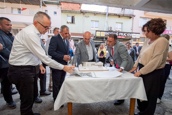 Başkan Soyer’den Beydağ’a 100. yıl armağanı