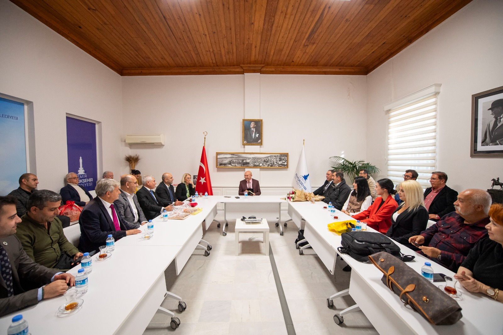 Başkan Soyer’e destek ziyareti