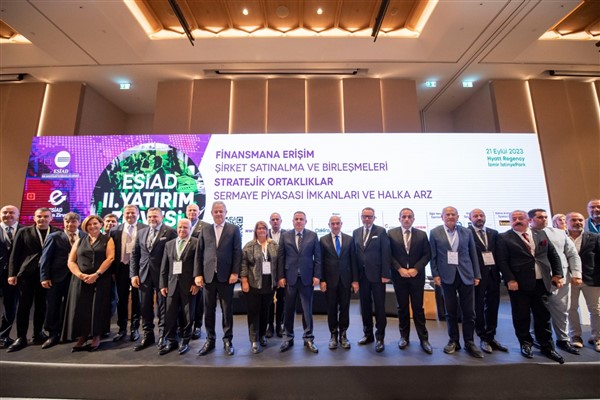 Başkan Soyer, ESİAD Yatırım Zirvesi’nde iş dünyasına çağrı yaptı