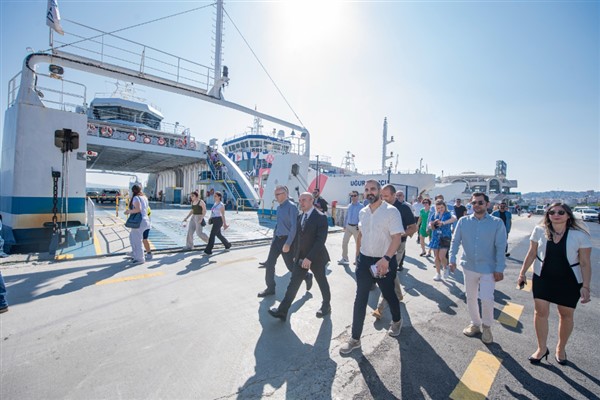 Başkan Soyer, yenilenen Üçkuyular Feribot İskelesi’ni inceledi