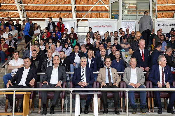 Başkan Yüce: “Büyükşehire düşen payın yarısını spor kulüplerimize bağışlıyoruz”