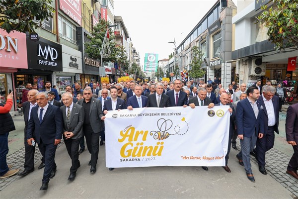 Başkan Yüce: “Sakarya’nın adını arı yetiştiriciliğinde de zirveye yazdıracağız”